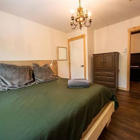 Chalet Deschamps- Spa- Chien Accepte- Nature- Estrie Mansonville Экстерьер фото