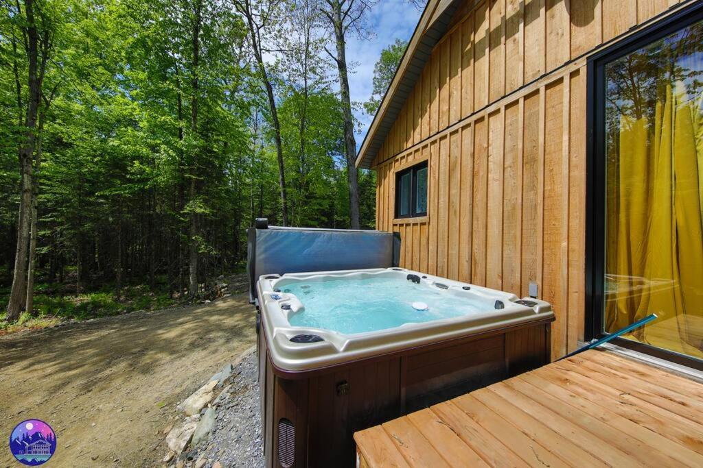 Chalet Deschamps- Spa- Chien Accepte- Nature- Estrie Mansonville Экстерьер фото
