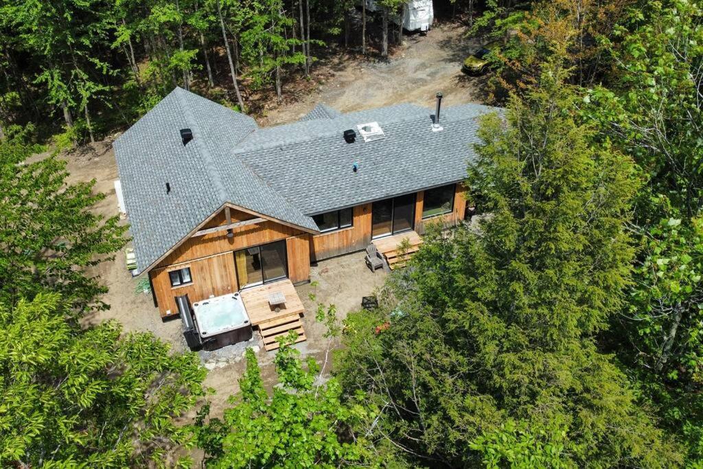 Chalet Deschamps- Spa- Chien Accepte- Nature- Estrie Mansonville Экстерьер фото