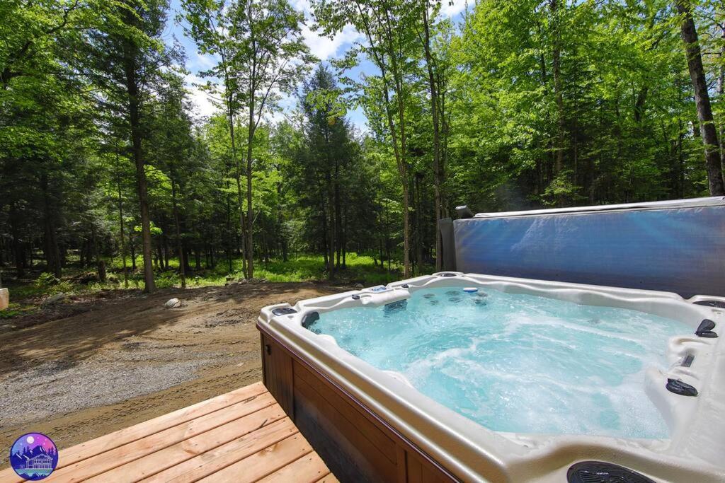 Chalet Deschamps- Spa- Chien Accepte- Nature- Estrie Mansonville Экстерьер фото